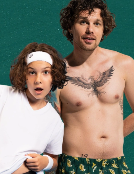 Хлопчик та чоловік у білизні бренду